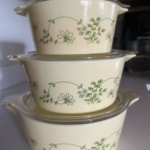 3pc VINTAGE SHENANDOAH PYREX SET WITH ORIGINAL LIDS